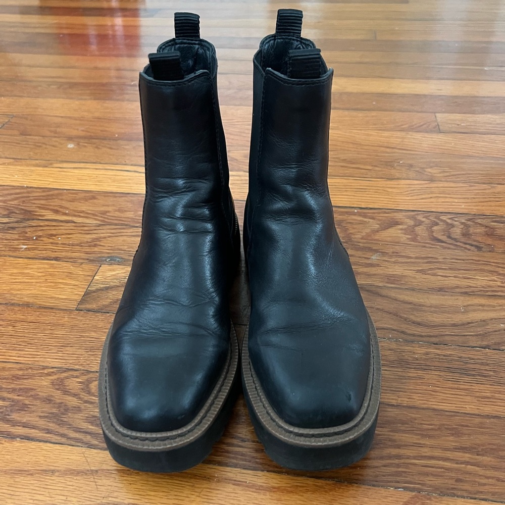 Sam Edelman Black Laguna Chelsea Boots (Size 6)